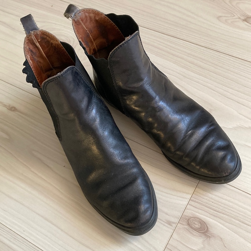 Black Leather Vintage Ankle Chelsea Booties